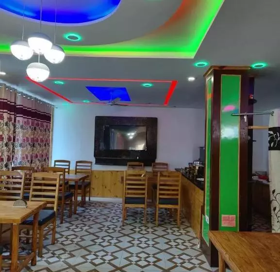 ホテル The Indian Kargil