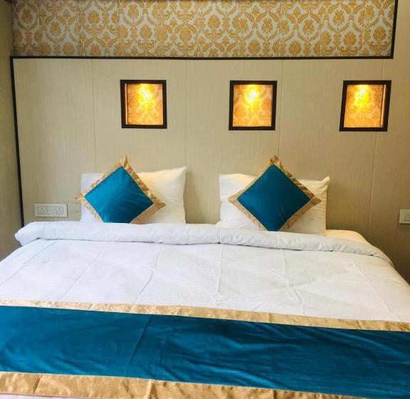 Hotel The Indian Kargil