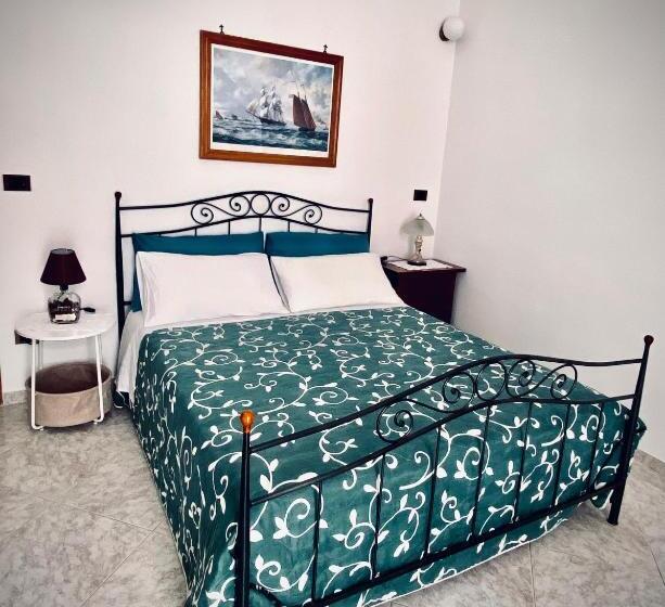 بنسيون Casa De Avòs