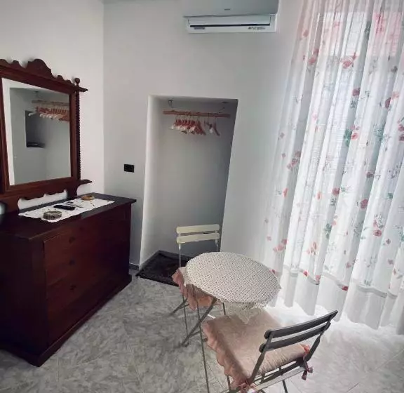 پانسیون Casa De Avòs