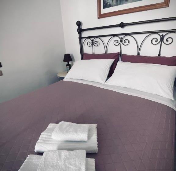 بنسيون Casa De Avòs