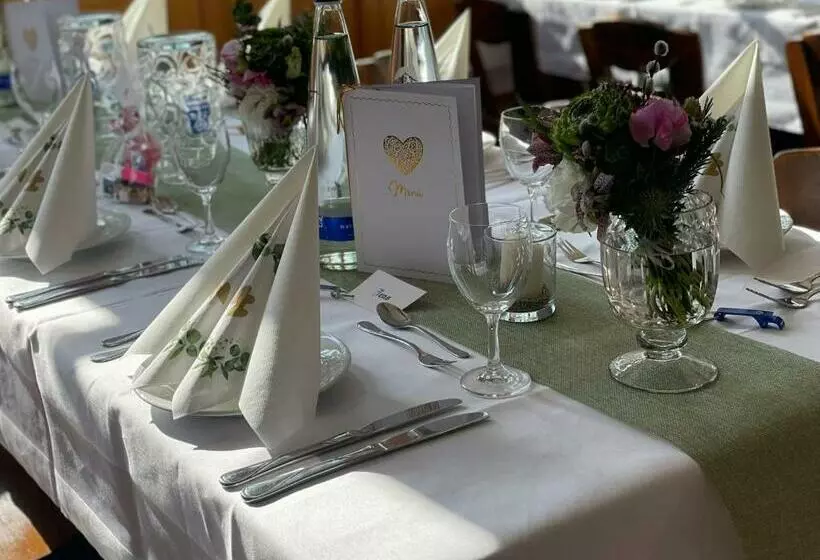 هاستل Alter Wirt Ramersdorf