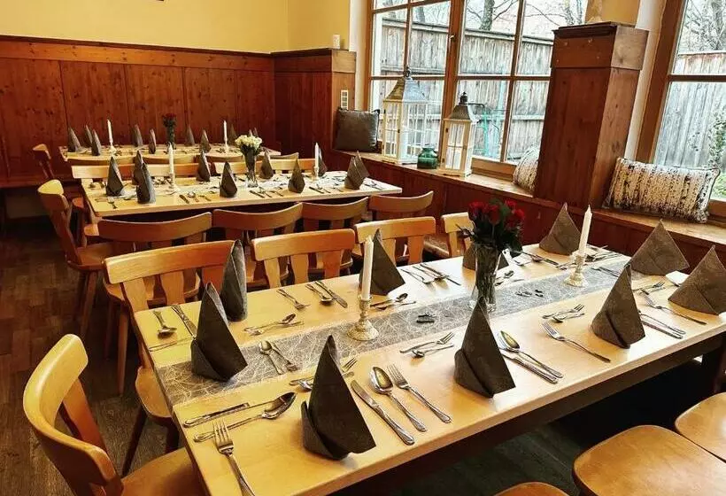 هاستل Alter Wirt Ramersdorf