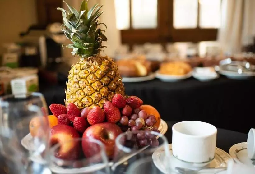 Retkeilymaja Posada De Zorita De Los Canes