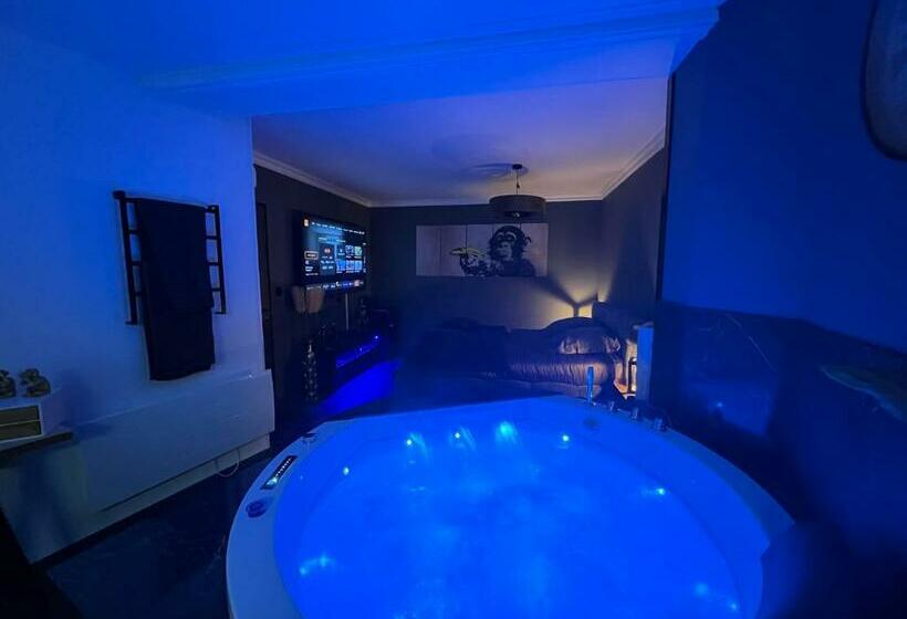 Bed and Breakfast Luxury Room