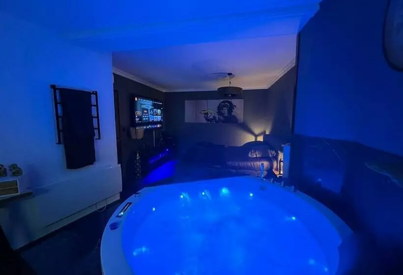ベッドアンドブレックファースト Luxury Room