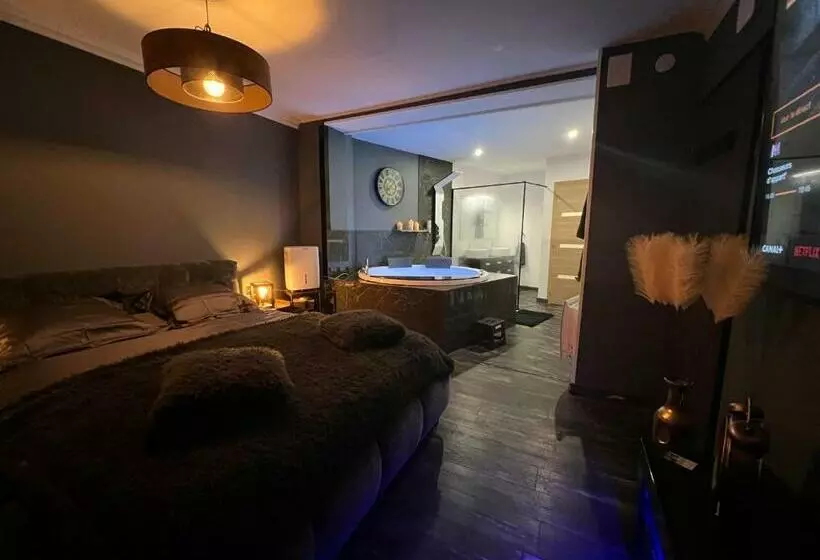 ベッドアンドブレックファースト Luxury Room