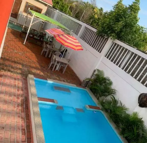 ベッドアンドブレックファースト Villa Rey De Los Mares