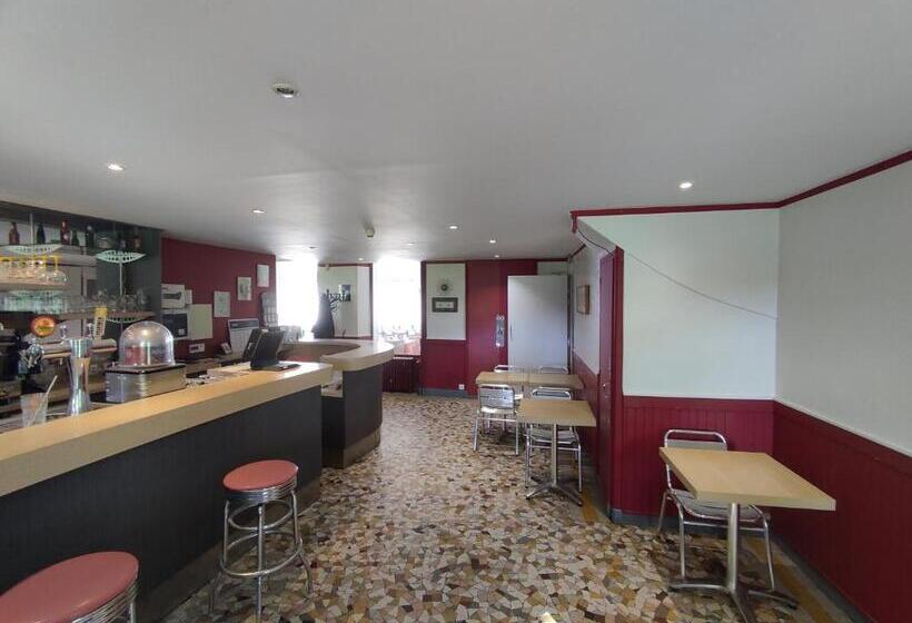 Отель Aux Trois Rois