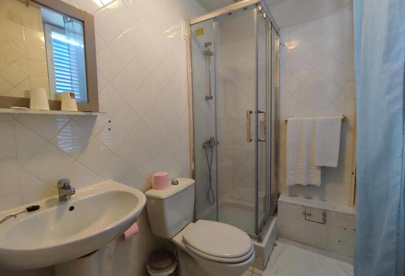 Отель Aux Trois Rois