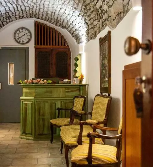 پانسیون S’ammentu House