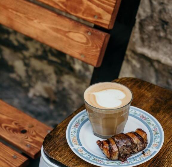 Deblox Living Alhambra Apartments