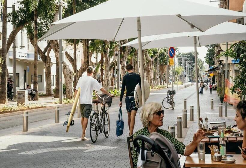 Deblox Living Alhambra Apartments