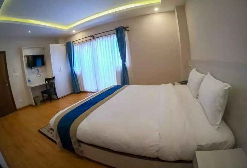 هتل Mega & Apartment