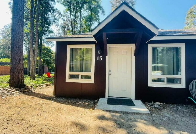 Otel Riverfront Lodging