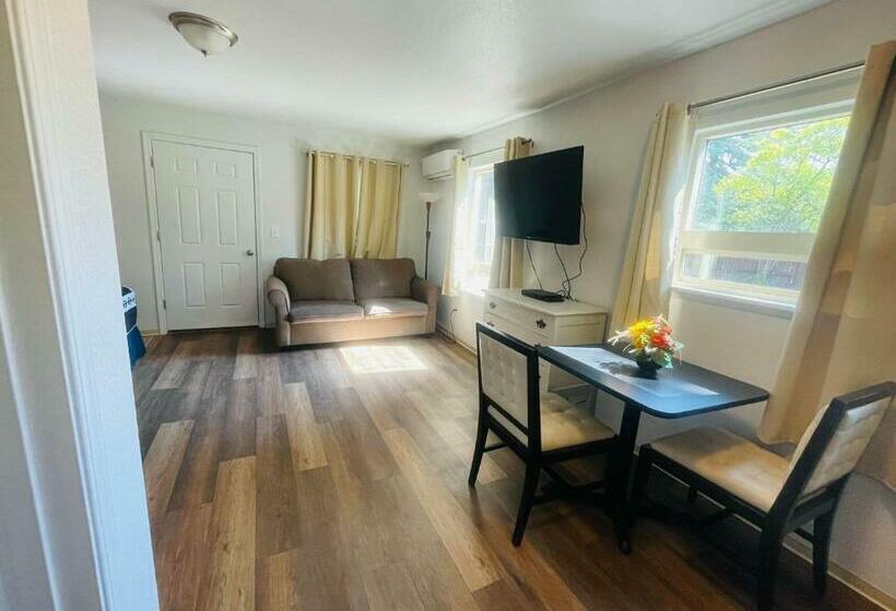 Otel Riverfront Lodging