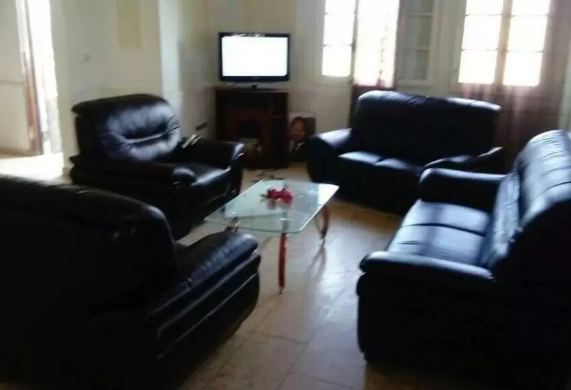 پانسیون Manoir Des Princesses Bafoussam