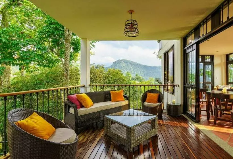 ホテル Acaima Café Lodge