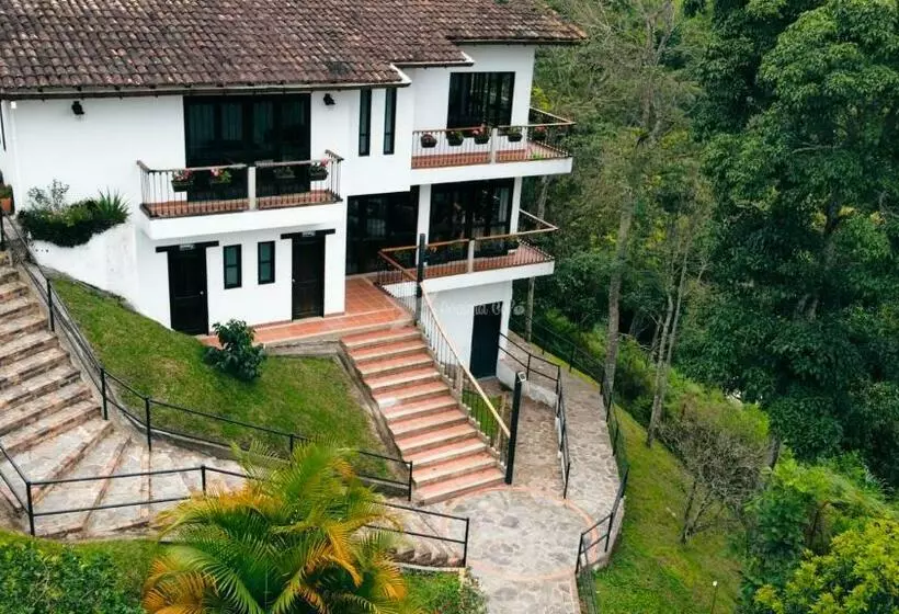 ホテル Acaima Café Lodge