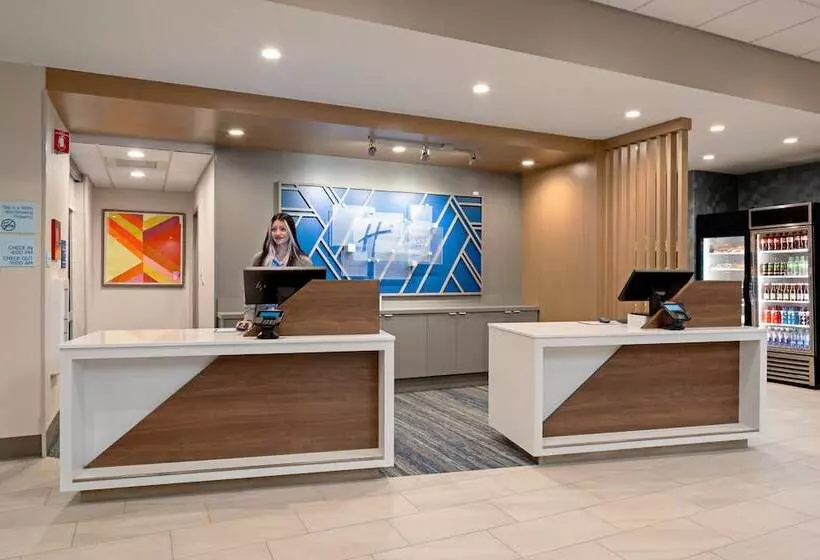 هتل Holiday Inn Express & Suites   Hollister, An Ihg