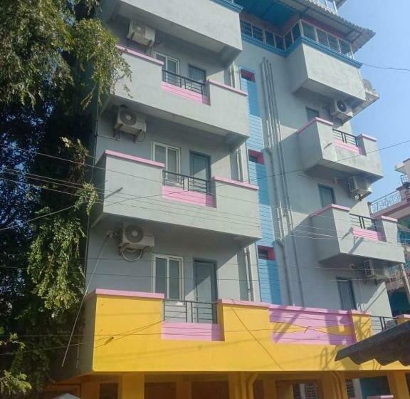 호텔 Pop 89203 Kala Residency