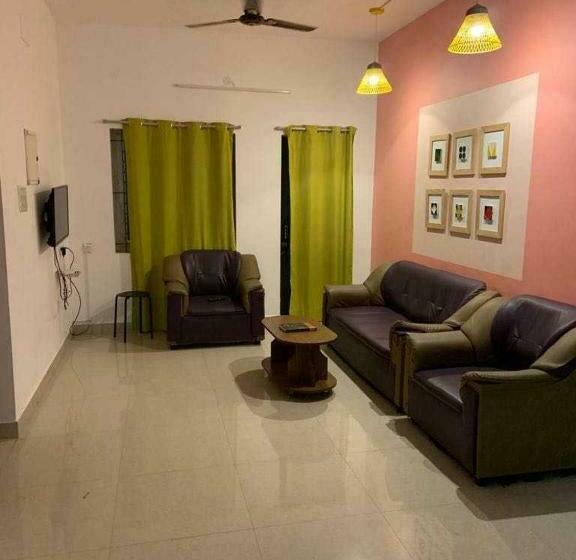 호텔 Pop 89203 Kala Residency