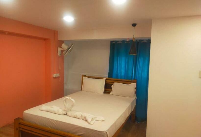 호텔 Pop 89203 Kala Residency