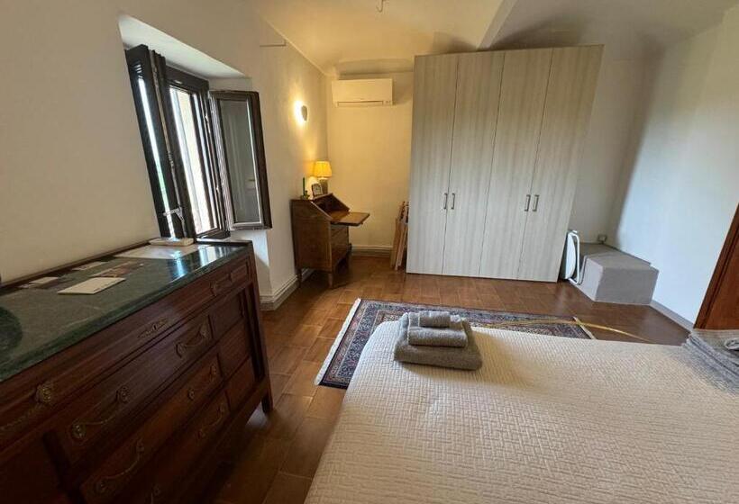 بنسيون La Vecchia Cascina Rossa