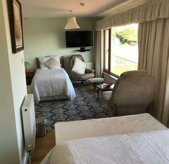 Majatalo Room In Guest Room   Orchard Manor, Fore Street Probus, Tr24ly
