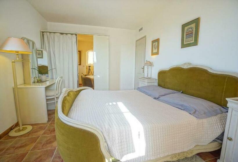 צימר Les Deux Chênes à Tanneron Village