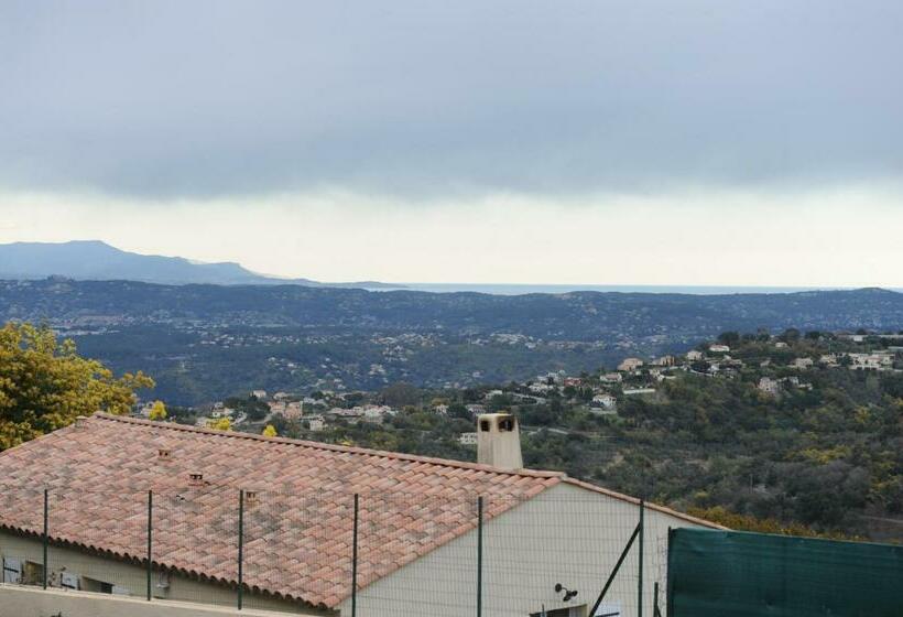 צימר Les Deux Chênes à Tanneron Village