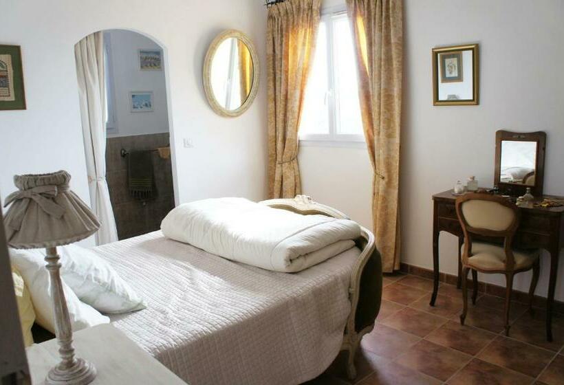 צימר Les Deux Chênes à Tanneron Village