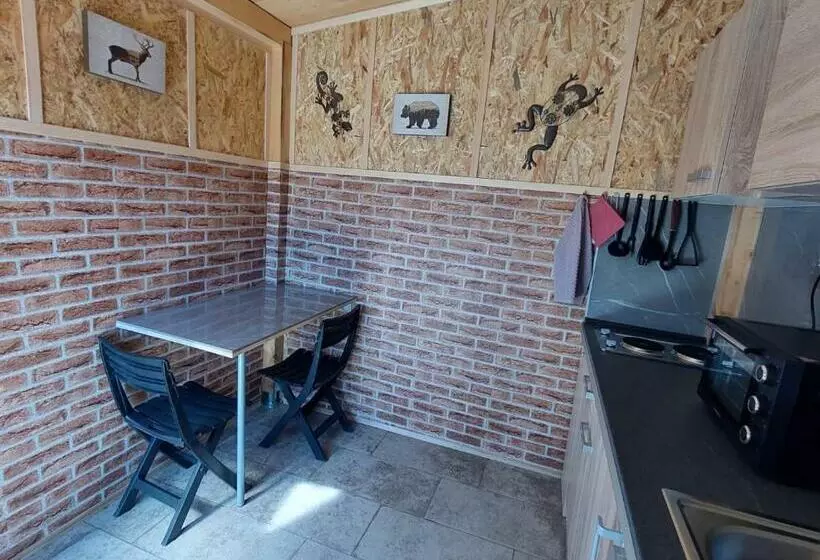 تختخواب و صبحانه Mike S Rooms