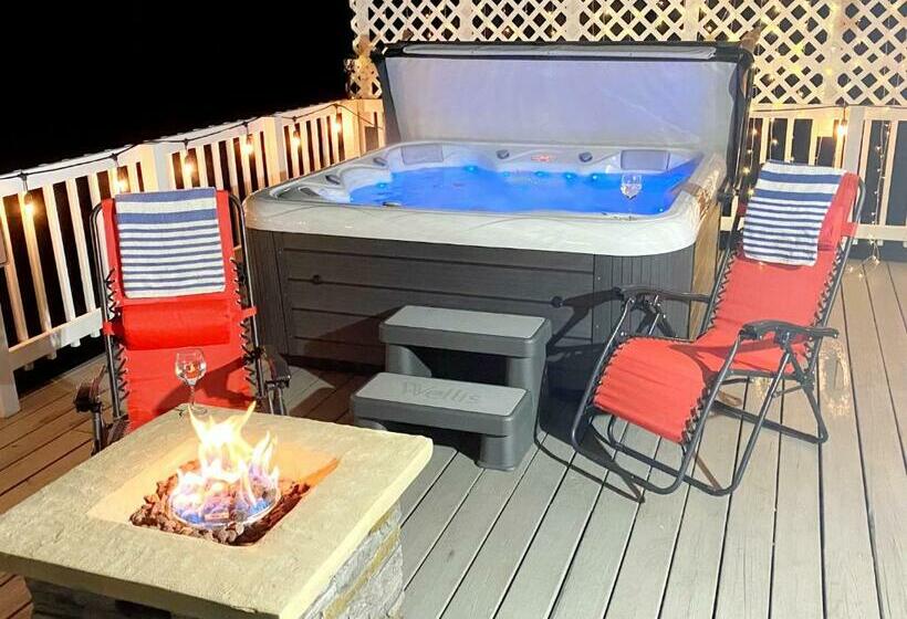 Hot Tub With Mountain Views, Fire Pit, Grill & Game Room