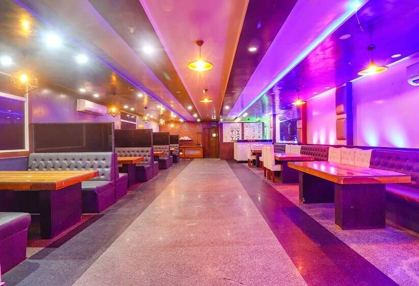 Отель 03 Town House Inn By Wb Inn