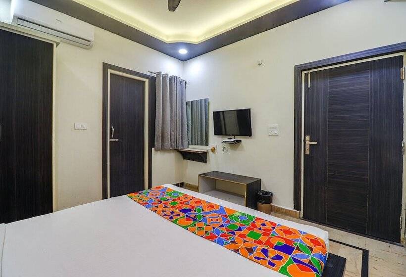 Отель 03 Town House Inn By Wb Inn