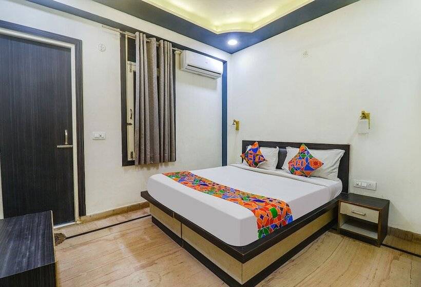 Отель 03 Town House Inn By Wb Inn