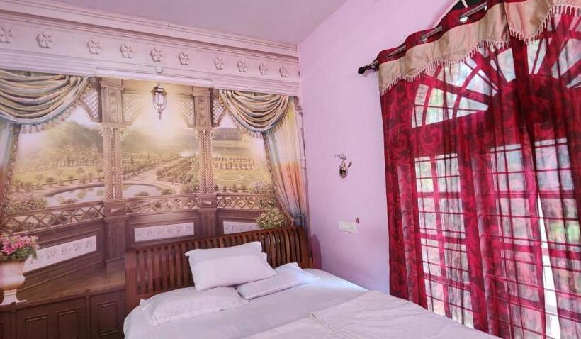 פנסיון Jj S White House