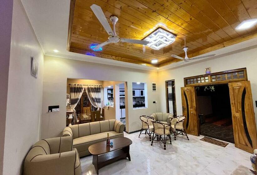 بنسيون Nila Aham Chambres