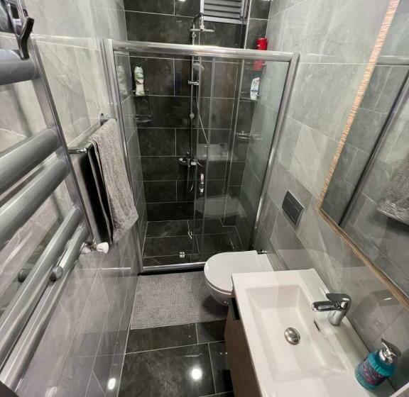 Top Quality Cozy Apartment In A Perfect Location