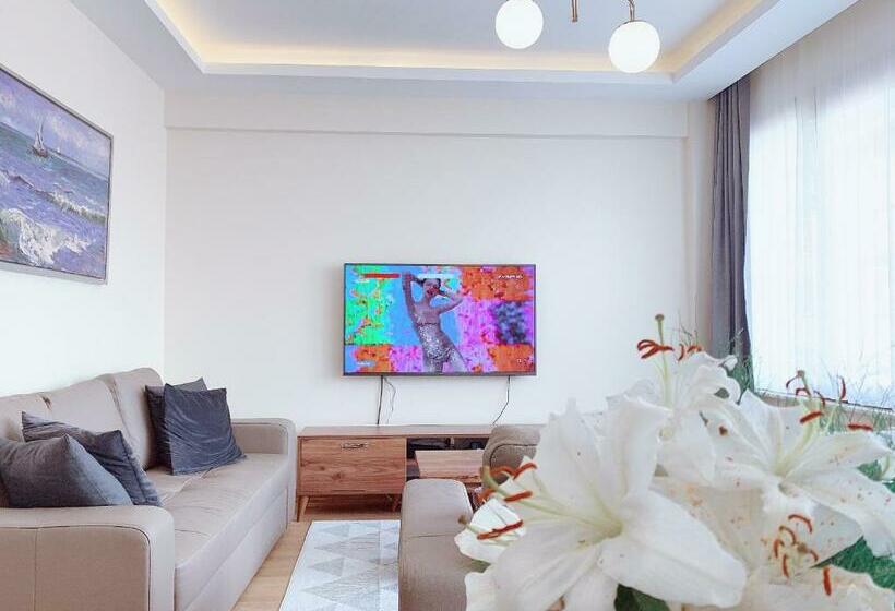 Top Quality Cozy Apartment In A Perfect Location