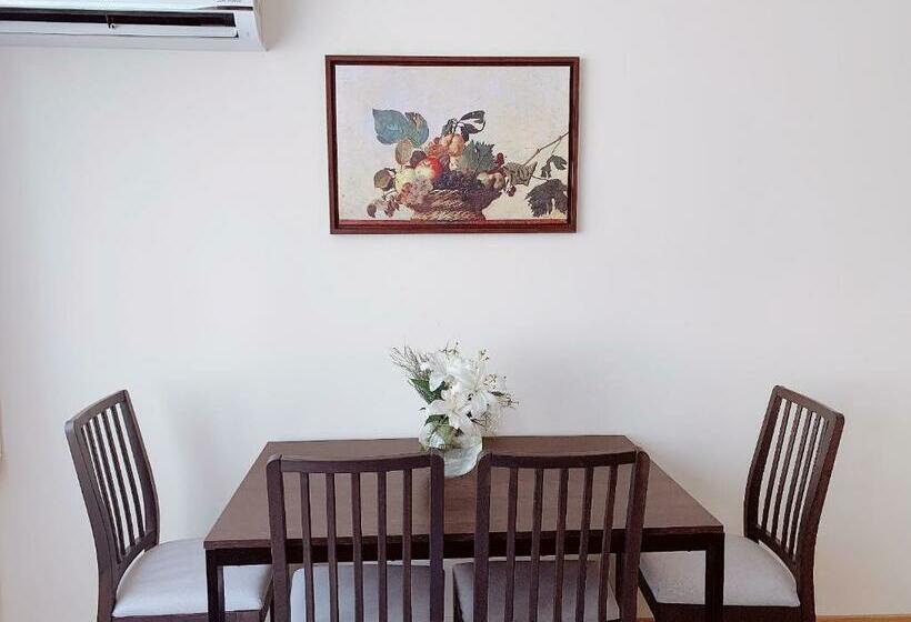 Top Quality Cozy Apartment In A Perfect Location