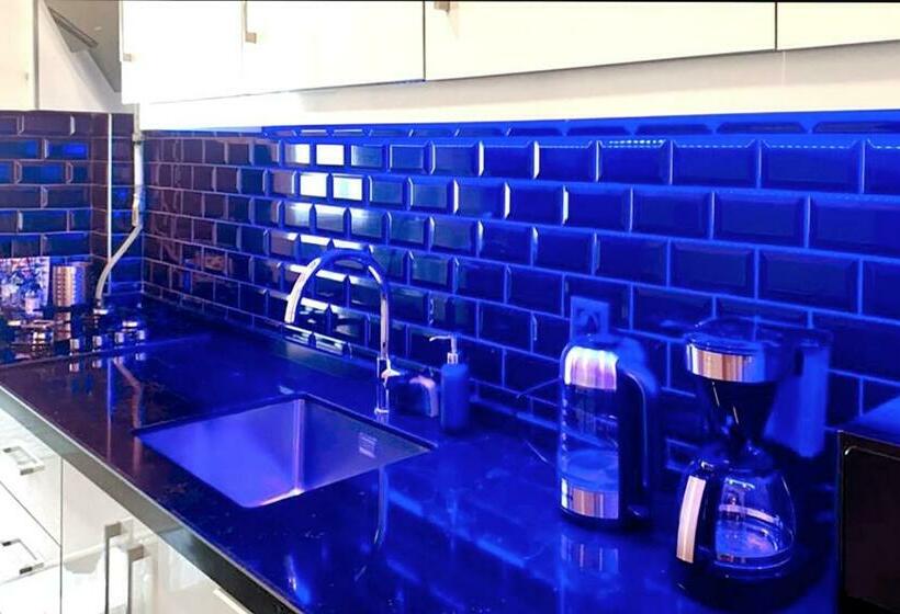 Top Quality Cozy Apartment In A Perfect Location