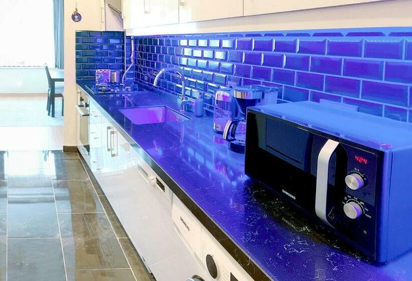 Top Quality Cozy Apartment In A Perfect Location