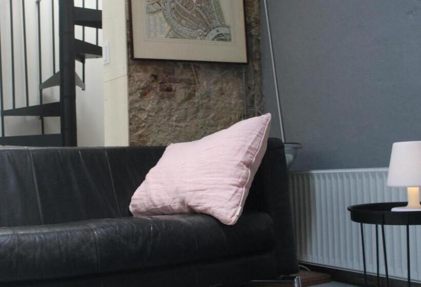 Achterhuis Slapen En Eten