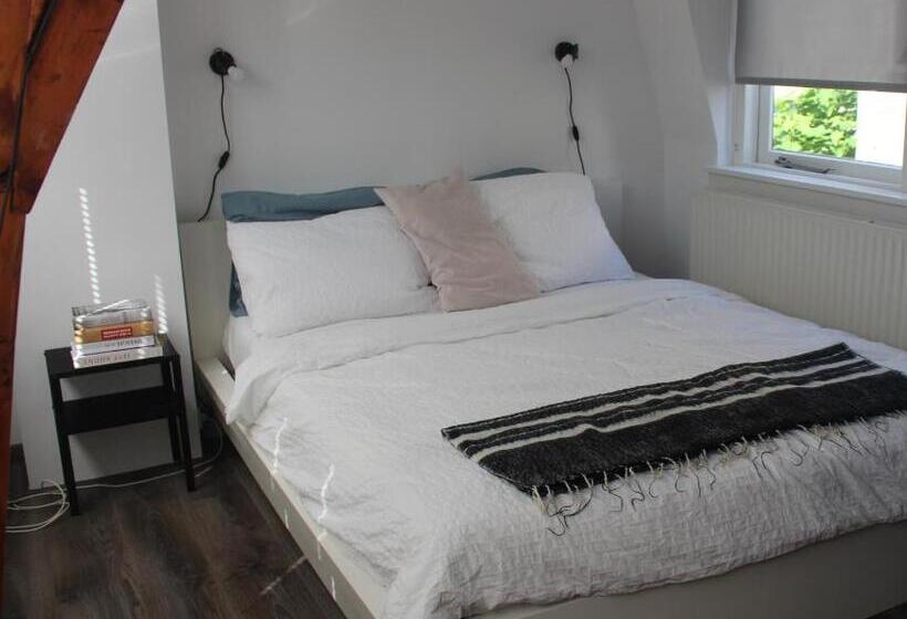 Achterhuis Slapen En Eten