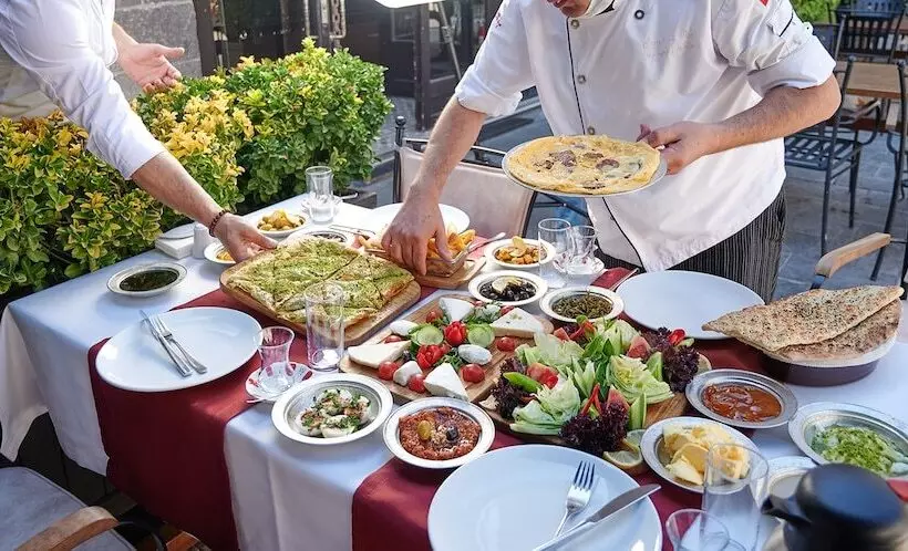 Bayazhan Hotel Ve Restaurant