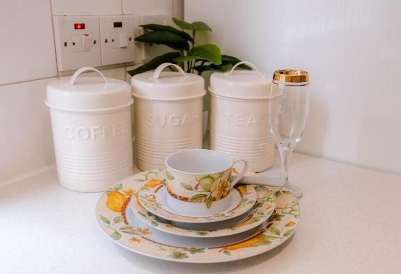 Cosy And Light Studio In A Quiet Area