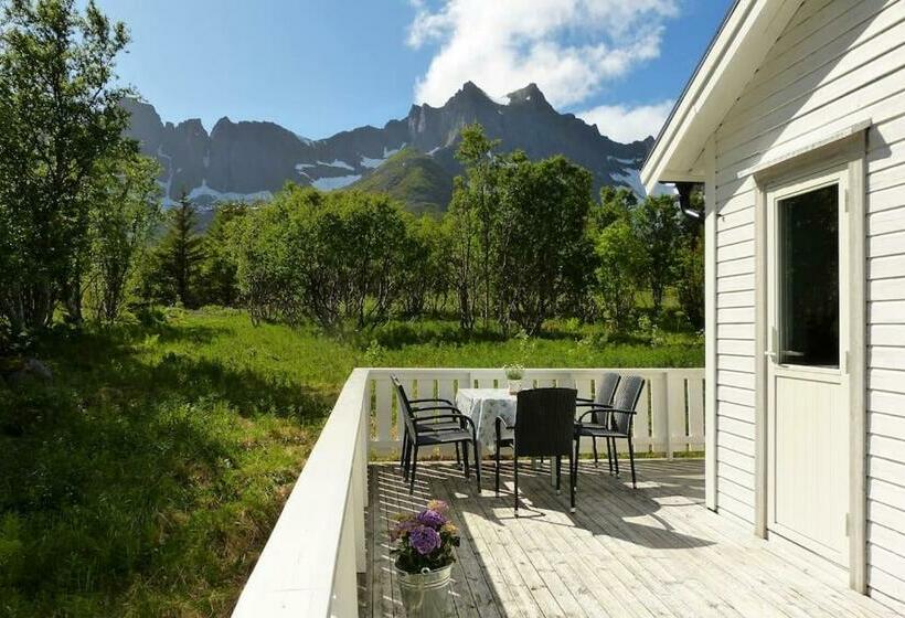 Cozy Apartment Between Sea And Mountains