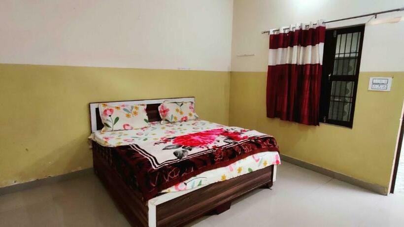 בית מלון כפרי Oyo 93311 Relax Inn Residency